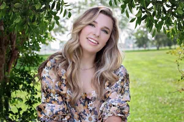 Outdoor Senior Photos in Franklin TN | Garden Senior Session Moments By T