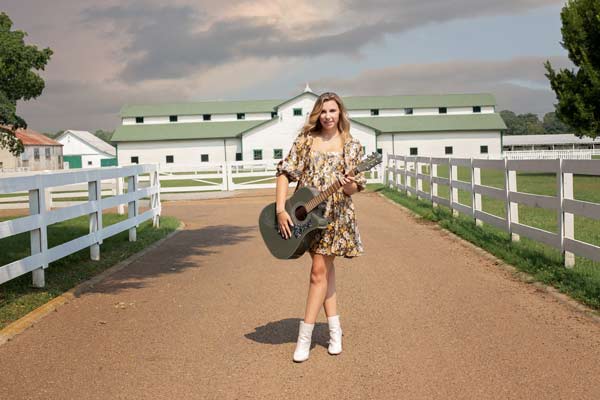 Glimpses of Glory: Franklin's Top Senior Photographer
