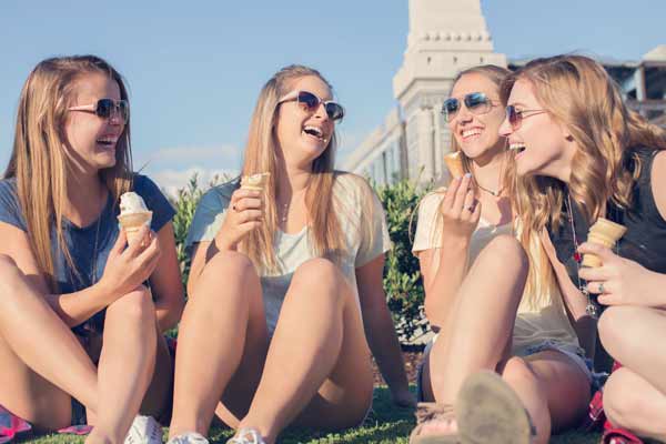 Teen Girls Eating Ice Cream And Laughing In Franklin TN | Senior Photoshoot Moments By T
